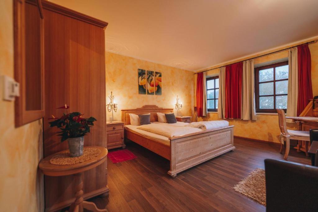 Landhotel Neukirchner Hof Neukirchen Bei Sulzbach-Rosenberg المظهر الخارجي الصورة